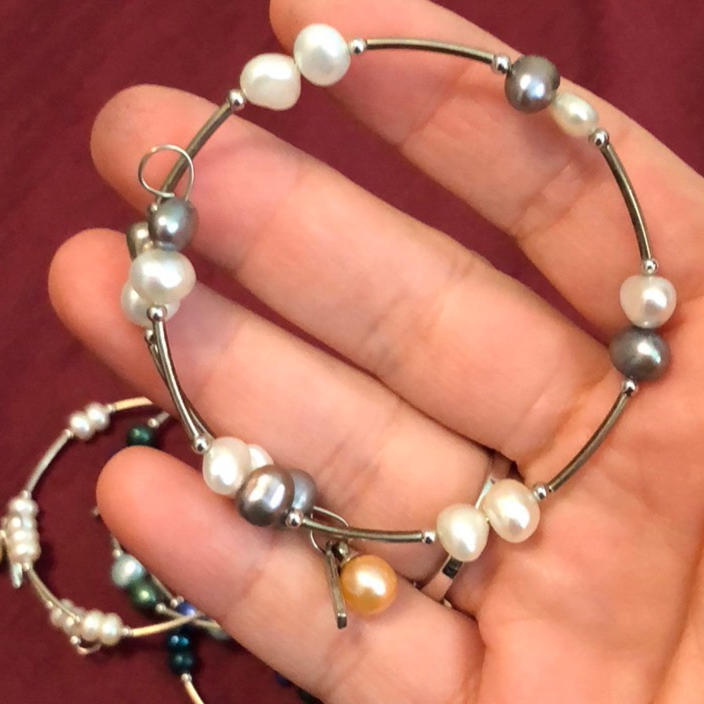Vantel pearl wrap bracelet